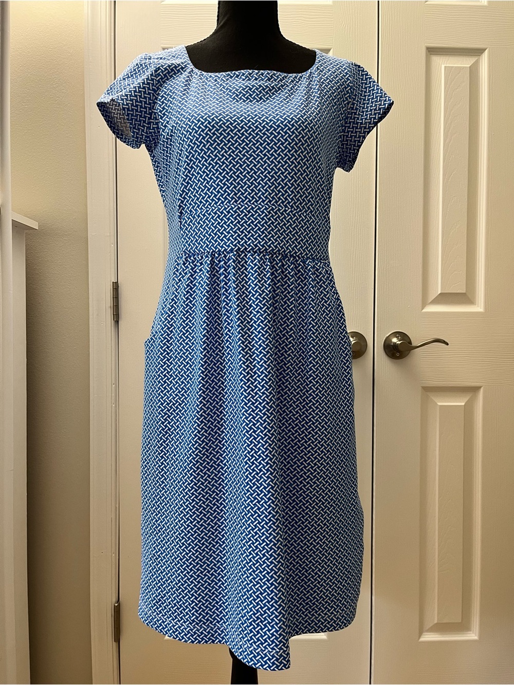 J. McLaughlin Blue Geometric Dress Size Small